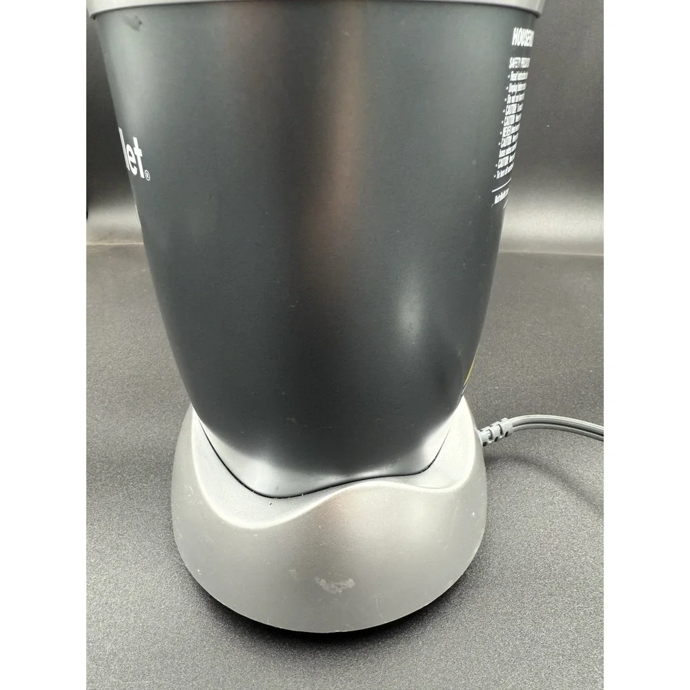 Nutribullet Blender Mixer NB-WL088D-02 Pre-owned Used Silver Clear Cup